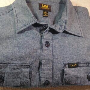 Lee Men's L  button down 2-front button pocket short sleeve shirt slate blue